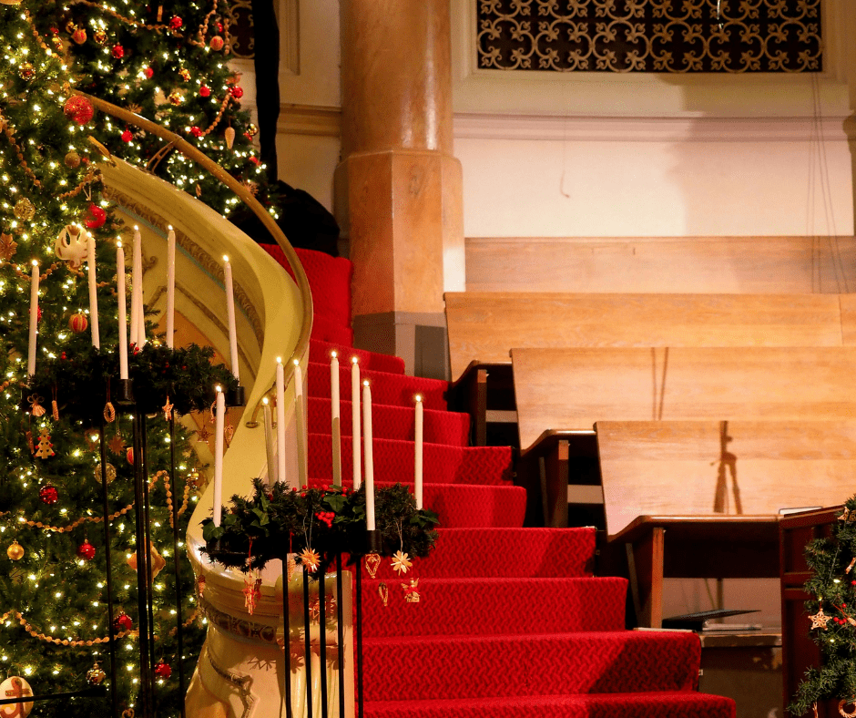 Featured image for “Holiday Swags for Staircases”